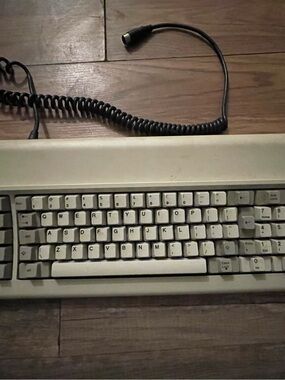 IBM vintage 80s Classic Cream Mechanical Keyboard — Cream